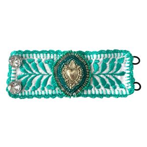 Pulsera ancha bordada celeste
