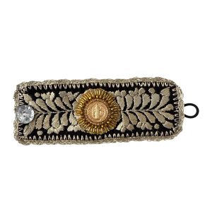 Pulsera ancha bordada contraste